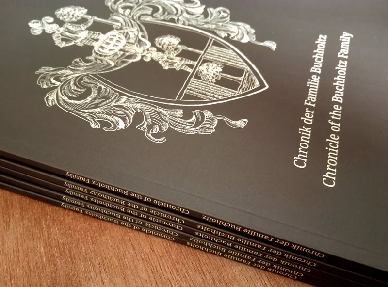 Familienchronik, Papierauswahl, Gestaltung, Ausführung Familienchronik, Gestaltung Innenseiten und Cover